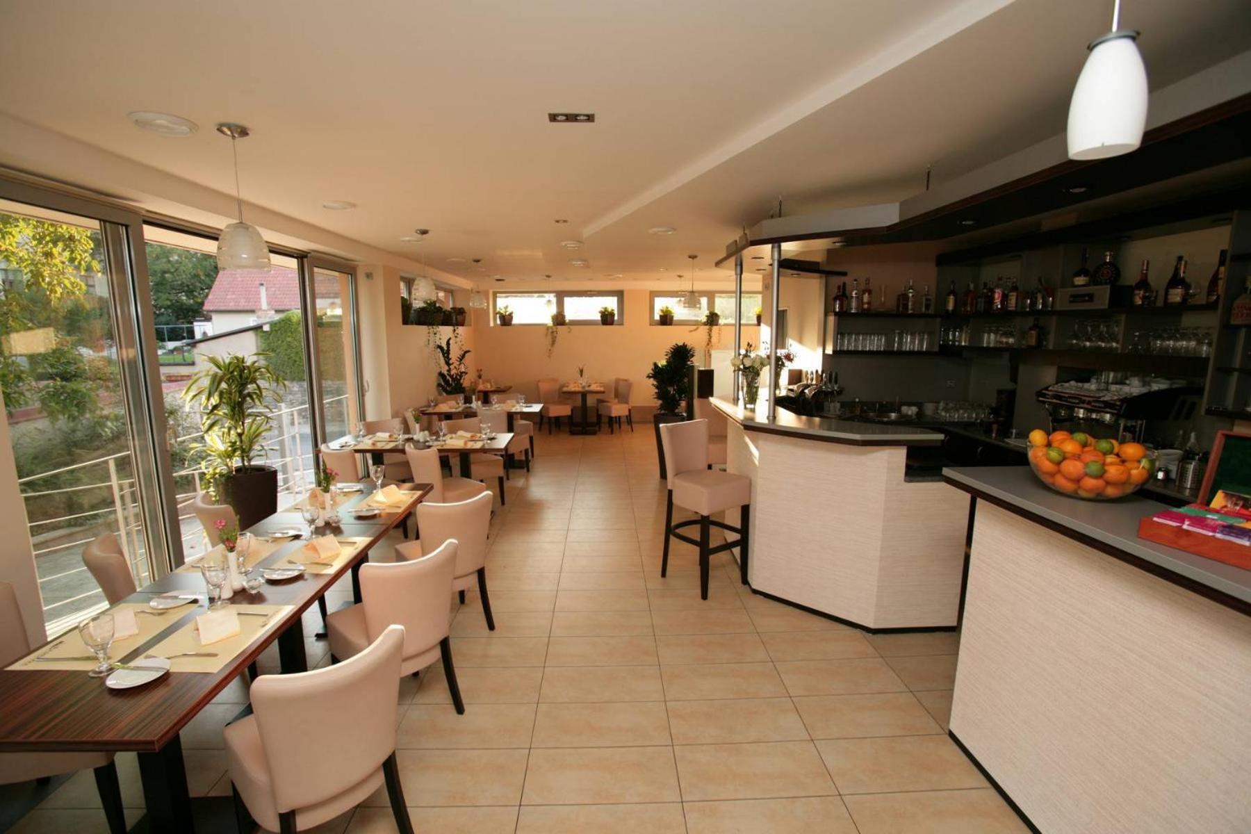 Penzion A Restaurant Barbora Кутна Гора Екстер'єр фото